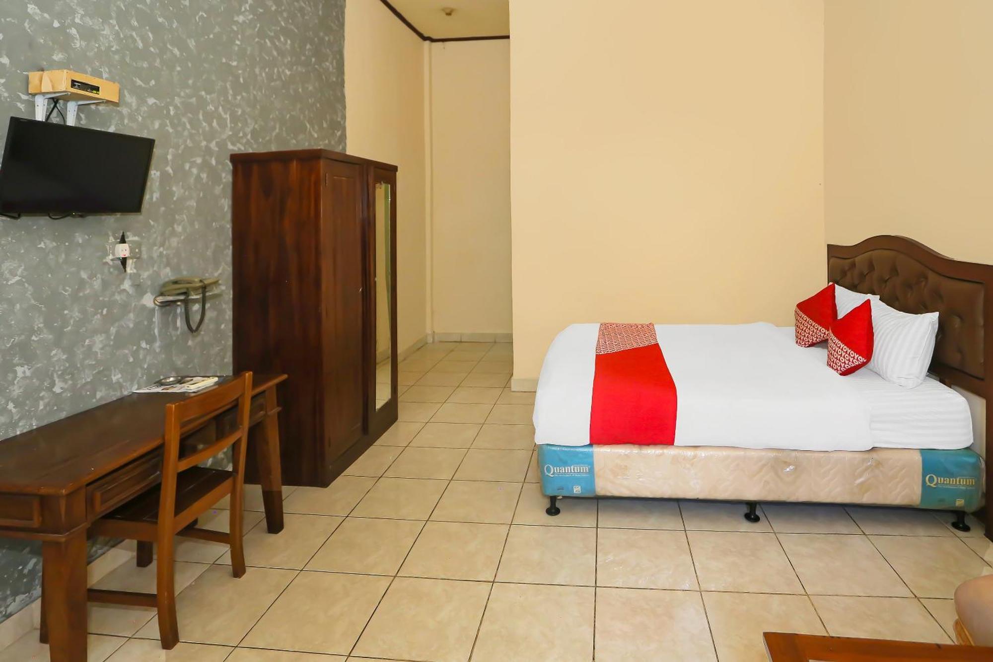 Super Oyo 3978 Hotel Danau Indah Bekasi Exterior foto